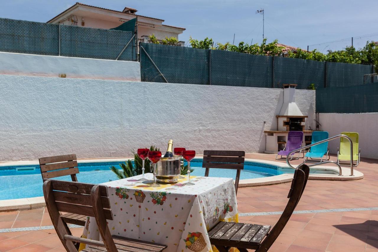 Villa Lilia Vilanova i la Geltrú Εξωτερικό φωτογραφία